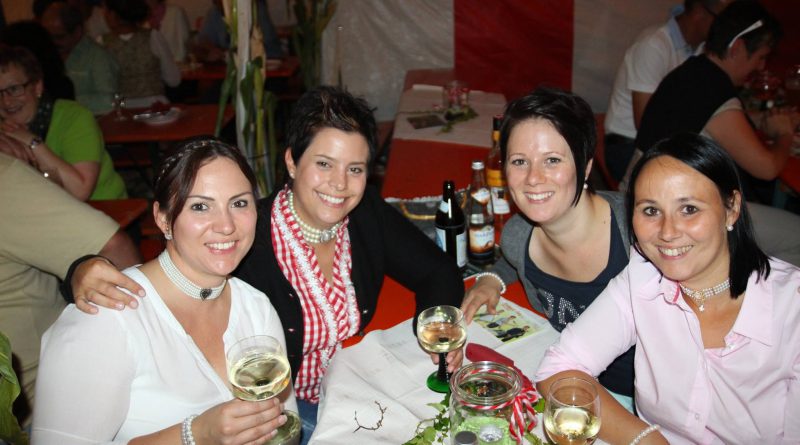 Weinfest Neukirchen (2) Partyband Hubert-live NiederBayern